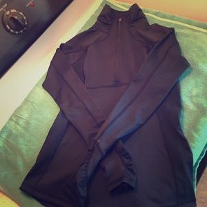 Carrie Underwood half zip like new